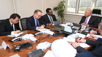 استثمارات بمليارات الدولارات.. وزير الصناعة يبحث خطة توسع إيليت سولار بالأسواق المصرية